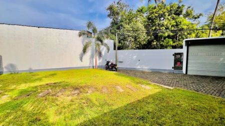 Exterior - Well Built Nice Garden Good Road Access 4 BR House For Sale Negombo