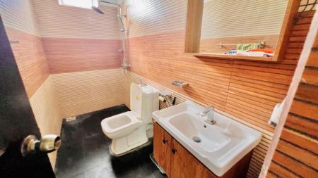 Bathroom - Well Built Nice Garden Good Road Access 4 BR House For Sale Negombo