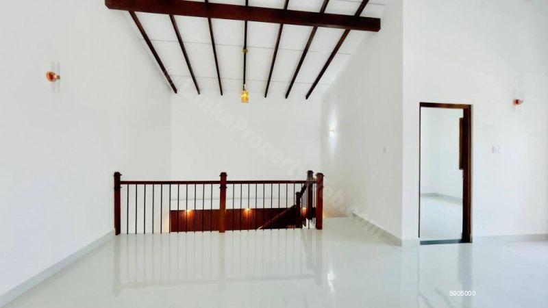 House for sale in Athurugiriya