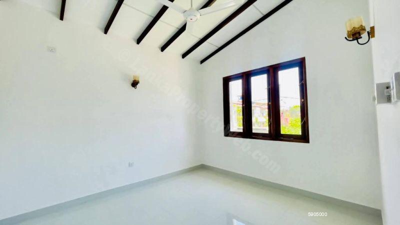 House for sale in Athurugiriya