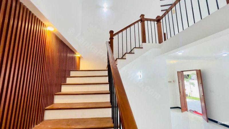 House for sale in Athurugiriya