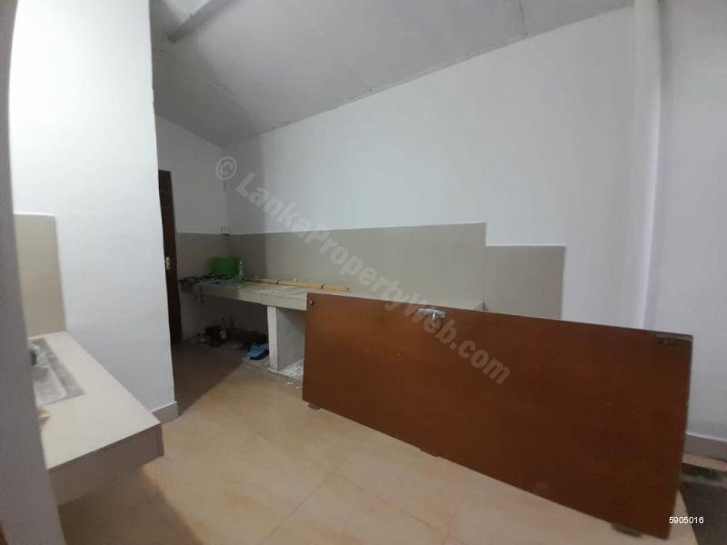 Kitchen - House for rent in Colombo 5