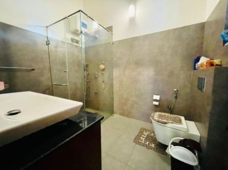 Bathroom - Pepiliyana Luxury House For Sale Bordering Dehiwala 