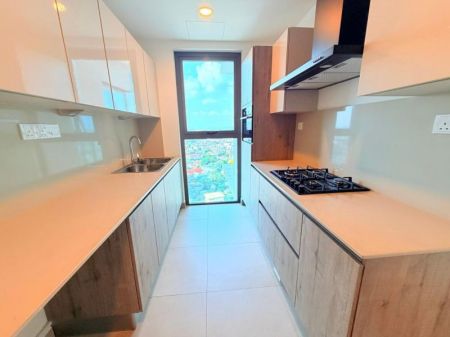 Kitchen - Luna tower Apartment for sale in Colombo 2 