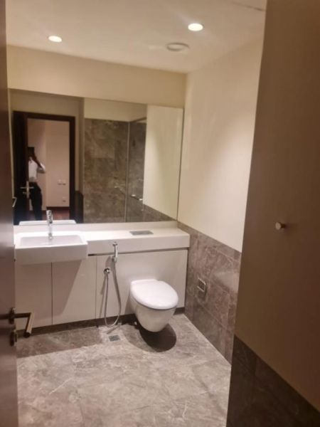 Bathroom - 3 Bedroom Apartment for Sale - Colombo 2 | LKR 275,000,000 (EM644)