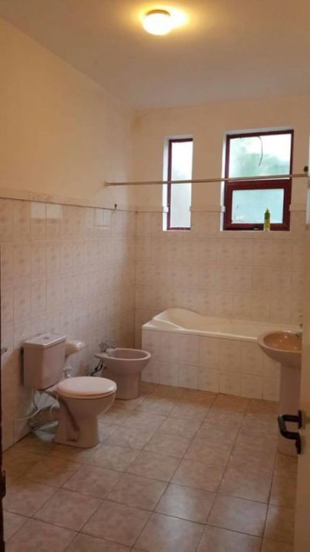 Bathroom - 05 Bedroom Unfurnished 02 Storied House for Rent in Battaramulla (A4261)