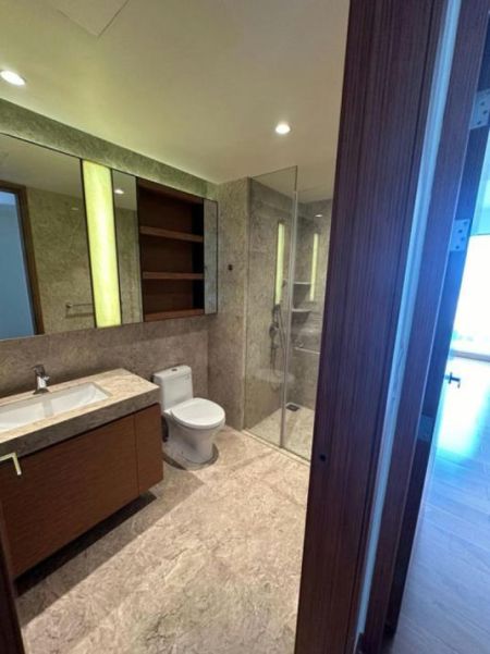 Bathroom - Shangri La - 04 Bedroom Unfurnished Apartment for Sale in Colombo 02 (A3361)