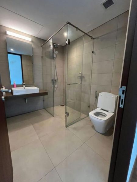 Bathroom - 447 Luna Tower - 03 Bedroom Unfurnished Apartment for Sale  in Colombo 02 (A399)