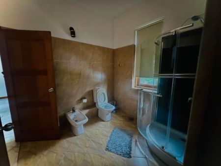Bathroom - Luxury 4 Bedrooms House For Sale in Nawala - EH318