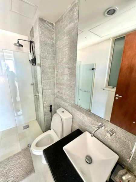 Bathroom - 2 Bed Apartment Available For Rent in Emperor