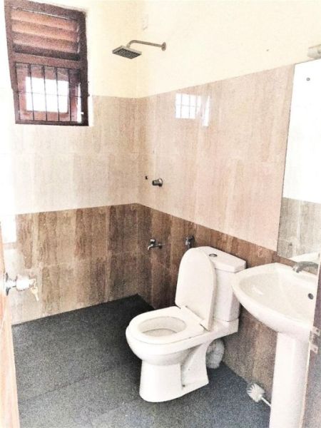 Bathroom - Luxury House For Rent in Battaramulla with funiture - EH346