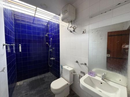 Bathroom - Single Storey House For Sale in Jambugasmulla, Nugegoda - EH362