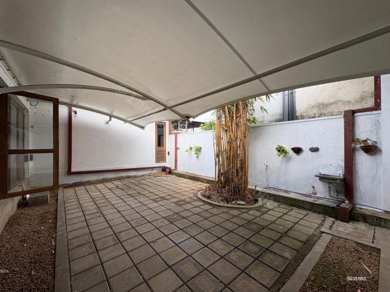 Exterior - House for sale in Nugegoda