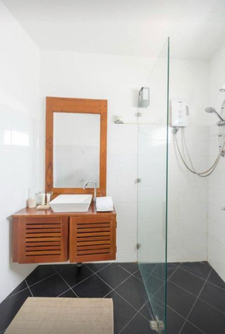 Bathroom - Furnished House For Rent in  Mirihana,Pitakotte - EH364