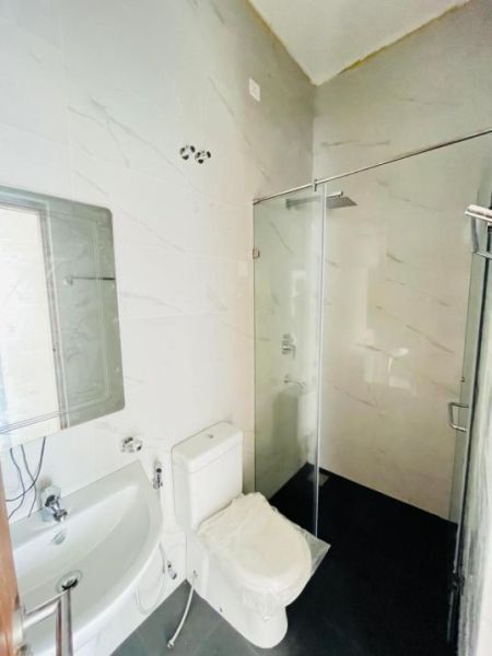 Bathroom - Metro Habitat/Brand new/2 beds/for sale in Colombo 6