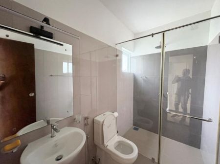 Bathroom - Canterbury Golf 2 Storey Brand New House For Rent in Piliyandala - EH375
