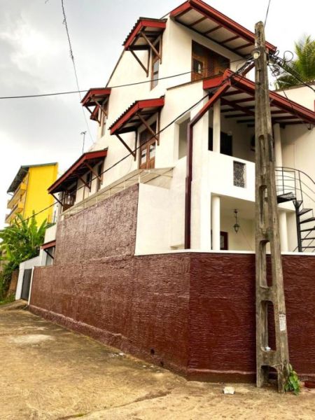 Exterior - Prime 3-Story Modern House for Sale – Maharagama