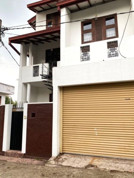 Exterior - Prime 3-Story Modern House for Sale – Maharagama