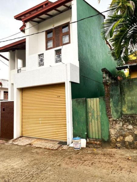 Exterior - Prime 3-Story Modern House for Sale – Maharagama
