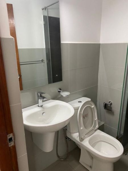 Bathroom - Ariyana/furnished/03beds/for rent in Athurugiriya.