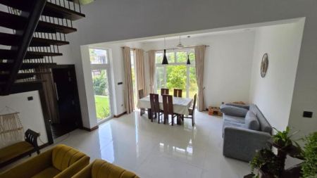 Living Room - 2 Story House for Sale in Temple Road, Talawathugoda - EH380