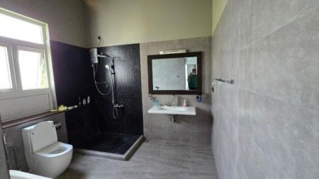 Bathroom - 2 Story House for Sale in Temple Road, Talawathugoda - EH380