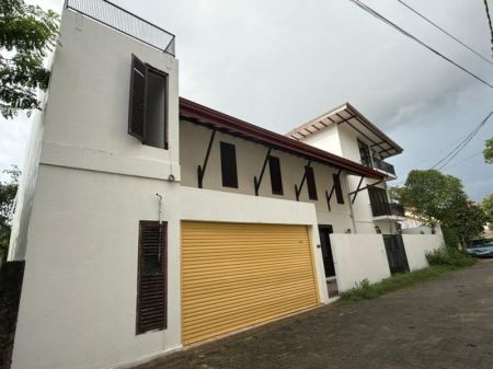 Exterior - 5 Bedroom House for Rent - Thalawathugoda | LKR 700,000 (EM647)