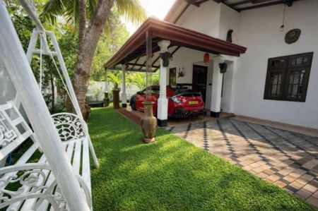 Exterior - Single Story Beautiful House for Sale in Madagama, Bandaragama - EH402