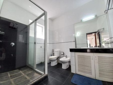 Bathroom - Luxury 4 Bedroom House for Sale in Colombo 07 – LKR 230 Million (Negotiable) (EM145RK)