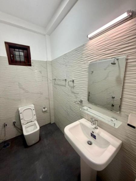 Bathroom - (SH1442) Two Storey House for Sale in Kaduwela