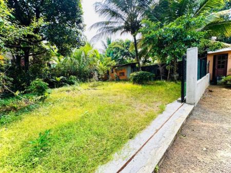 Exterior - (S1383) 17 Perch Land With Two Storey House for sale in Ranala Kaduwela