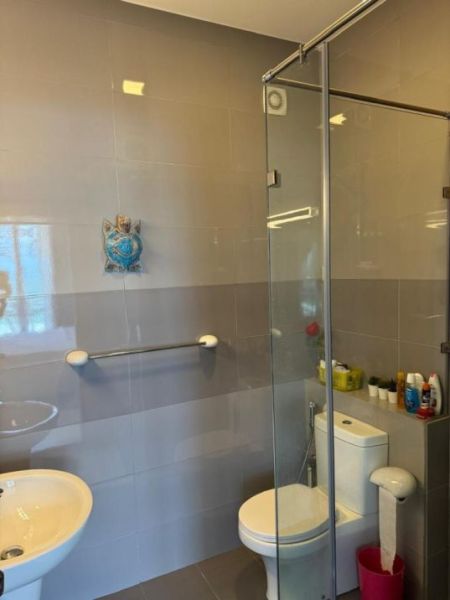 Bathroom - (KAR861) Luxury Beachfront Apartment for Rent in Uswetakeiyawa