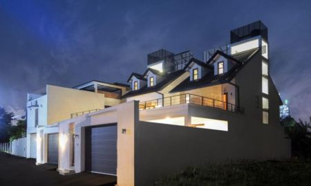 Exterior - Fully Furnished Luxury House for Rent in Rajagiriya (Kalapaluwawa) – PDH361