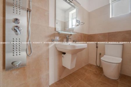 Bathroom - Apartment for Sale - Regal Court Residencies - Colombo 05 | LKR 90,000,000