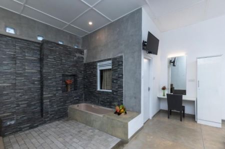 Bathroom - Wadduwa, Hotel property on the beach for Sale