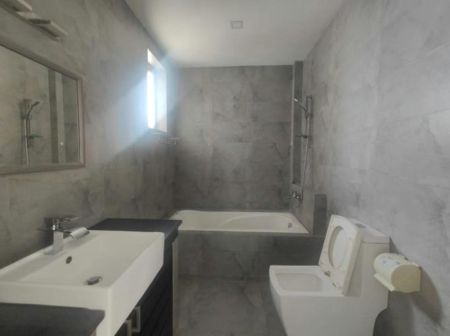 Bathroom -  Legends Tower - 03 Bedroom Furnished Apartment for Rent in Colombo 07 (A3402)