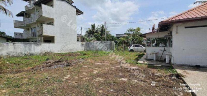 Land with house for sale in Matara