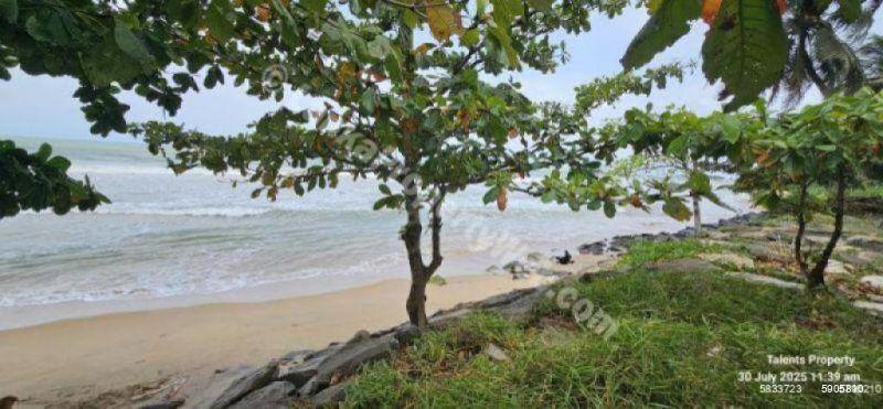 Land with house for sale in Matara
