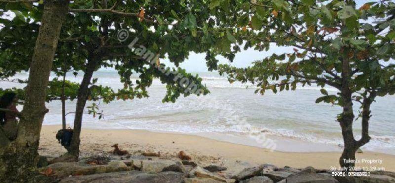 Land with house for sale in Matara