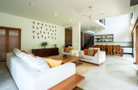 Living Room - Luxury Spacious house with Furniture is Available for Lease in kelaniya