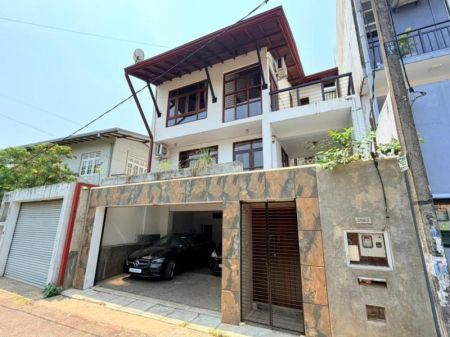 Exterior - Rajagiriya Architect Build 4 Bedroom House for Sale Kalapaluwawa