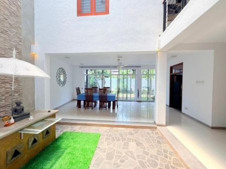 Living Room - Rajagiriya Architect Build 4 Bedroom House for Sale Kalapaluwawa