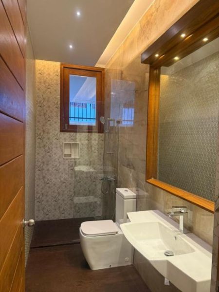 Bathroom - Luxury House for Sale in Battaramulla – PDH371