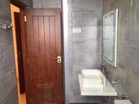 Bathroom - 3 Bed Apartment For Rent In Colombo 04