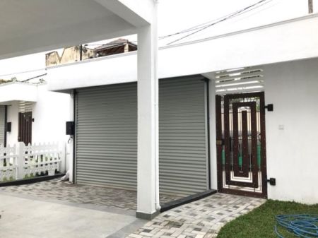 Exterior - 4 Bedroom House for rent in Rajagiriya 