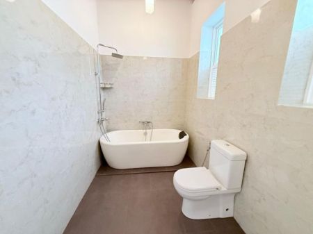 Bathroom - Mount Lavinia Brand New Luxury House For Sale In Ratmalana 