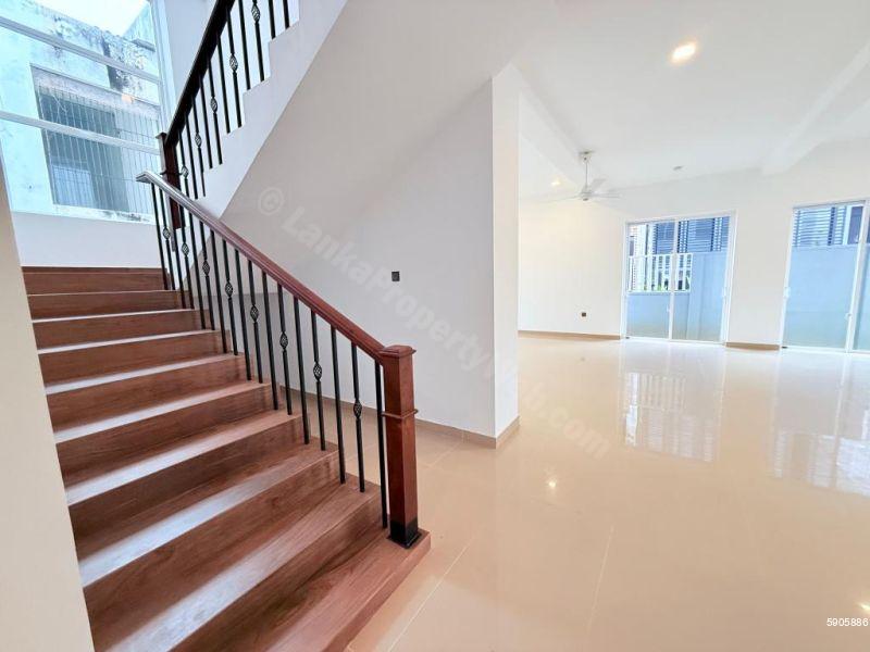 House for sale in Mount Lavinia