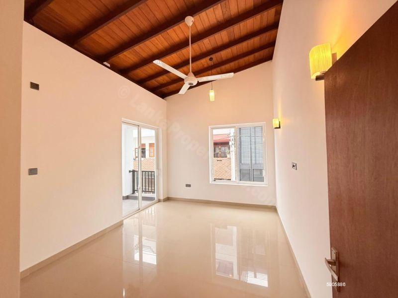 House for sale in Mount Lavinia