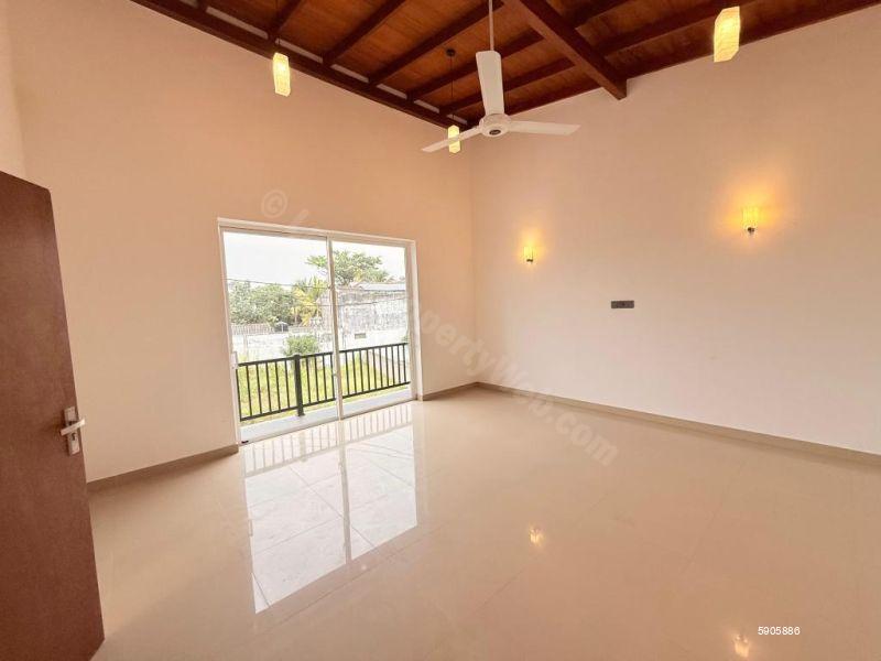 House for sale in Mount Lavinia