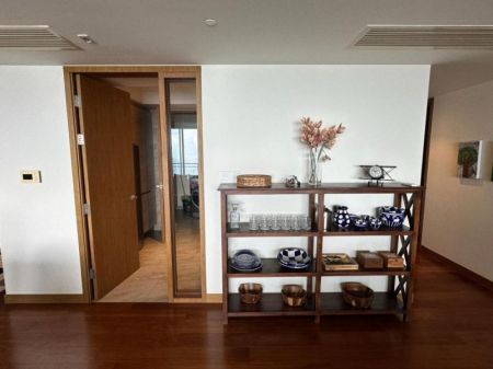 Dining room - One Galle Face Apartment For Rent in Colombo 2 - EA225